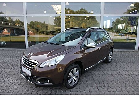 Peugeot 2008 Allure e-HDI Pano Navi SHZ Klima GRA Nebel