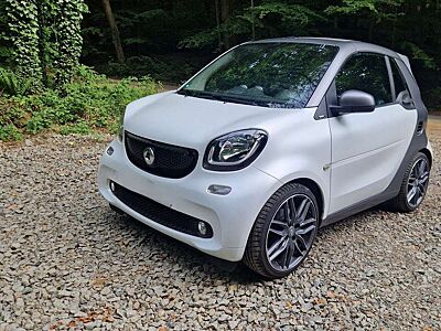 smart forTwo cabrio twinamic prime Leder Navi JBL 17" TÜV NEU