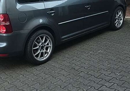 VW Touran Volkswagen 2.0 TDI DPF DSG Highline