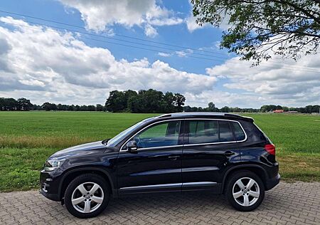 VW Tiguan Volkswagen 2.0 TDI DPF BlueMotion Technology Sport