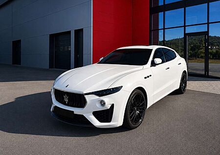 Maserati Levante Benziner