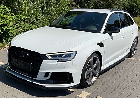 Audi RS3 Sportback S tronic - Vmax 280 km/h, B&O