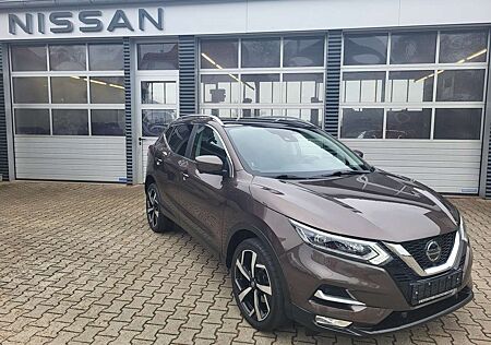 Nissan Qashqai 1.3 DIG-T TEKNA Teilleder,Bose, Anhängekupplung