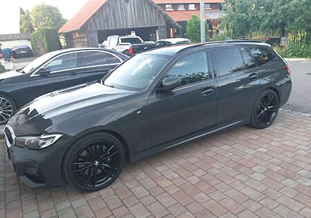 BMW 330 d Touring xDrive Aut. M Sport HUD LiveCopProf H+K