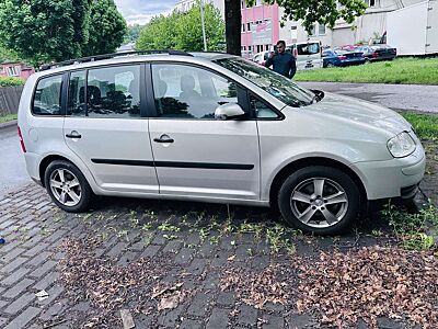 Volkswagen Touran 1.6 FSI Automatik Highline