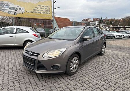 Ford Focus Lim. Klima SHZ PDC TÜV Motor läuft unrund!