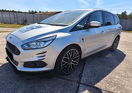 Ford S-Max Titanium