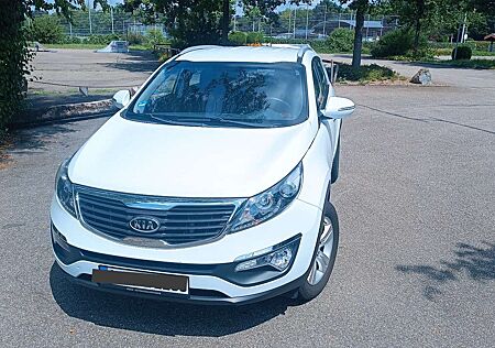 Kia Sportage 2.0 CRDi 2WD Attract Service neu. TÜV neu. Reifen
