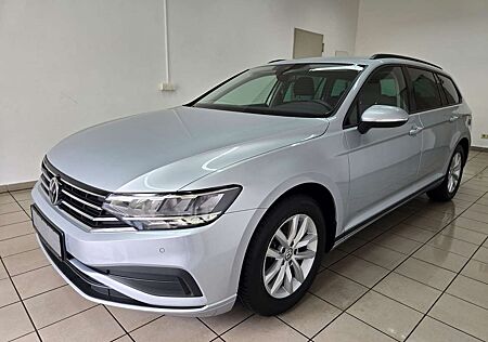 VW Passat Variant Volkswagen 2.0 TDI Conceptline DSG CarPlay Kamera AHK 1.Hand