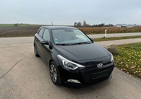 Hyundai i20 1.Hand Klimaauto Lenkradhzg Rückfahrkamera