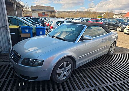 Audi A4 Cabrio 2.4 Leder Tüv Xenon Navi Sitzhzg FuZv