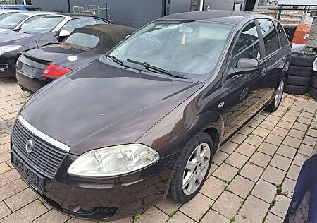 Fiat Croma 1.9 16V Multijet Emotion Tüv 02,2026