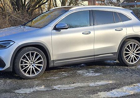 Mercedes-Benz GLA 250 GLB 250 8G-DCT AMG Line