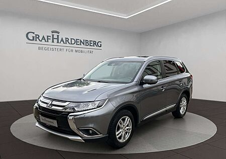 Mitsubishi Outlander Plus 4WD 2.2 DI-D Autom. 7-Sitzer AHK