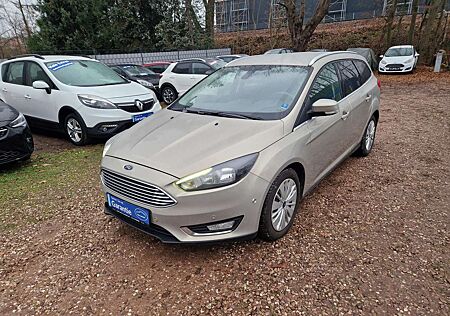 Ford Focus Turnier 77Tkm Navi LED Sitzhzg Scheckh Tempom 2Hd