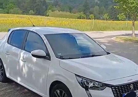 Peugeot 208 PureTech 100 EAT8 GT