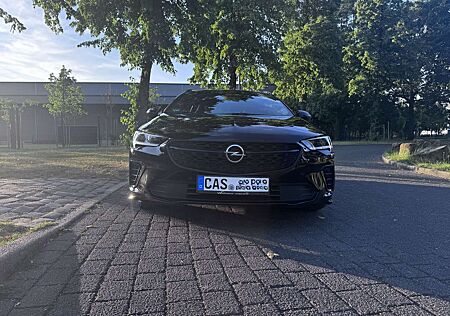 Opel Insignia GSi 4x4- B - Sports Tourer