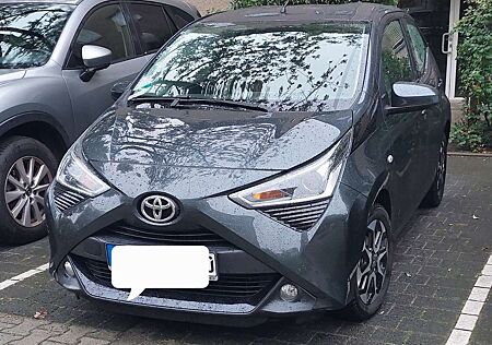 Toyota Aygo Neuwertig Automatik Nur 6000 km - Team Deutschland