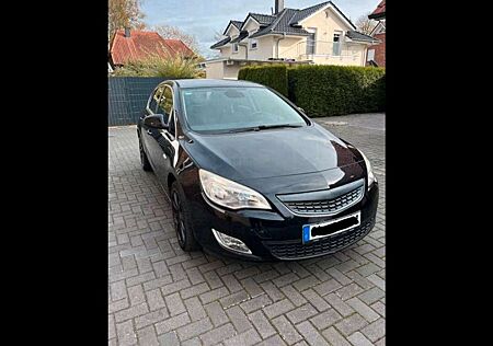 Opel Astra Innovation 1.4 Turbo Bj 2011, Benzin, 2. Hand