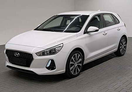 Hyundai i30 Navi/SHZ/PDC/Kam/Tempom./17"LM