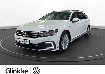 VW Passat Variant Volkswagen GTE Pano AHK LED Navi LM 17" RFK+