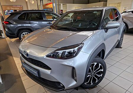 Toyota Yaris Cross Hybrid FWD Team Deutschland Navi Kamera LED Apple