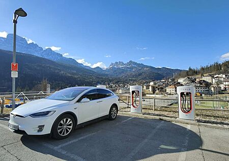 Tesla Model X Gratis supercharging