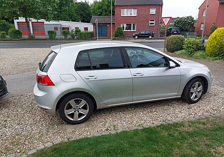 VW Golf Volkswagen 1.6 TDI 4Motion BlueMotion TechnologyComfortl