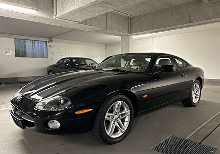 Jaguar XK8 4.2 Coupe MY 2004 **1.Hd**Navi**Xenon 1A+