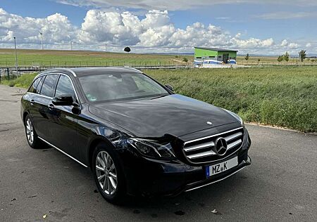 Mercedes-Benz E 200 Mercedes Benz E200 T Avantgarde