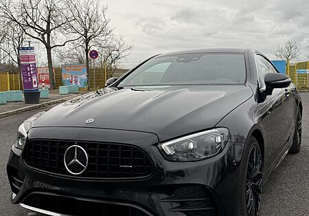Mercedes-Benz E 200 Coupe 9G-TRONIC AMG Line