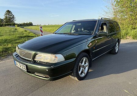 Volvo V70 2.5T AWD