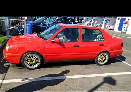 VW Vento Volkswagen 1.6 GLX