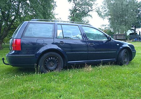 VW Golf Variant Volkswagen 1.6 Edition