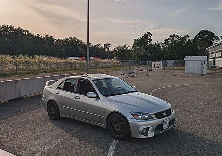 Lexus IS 200
