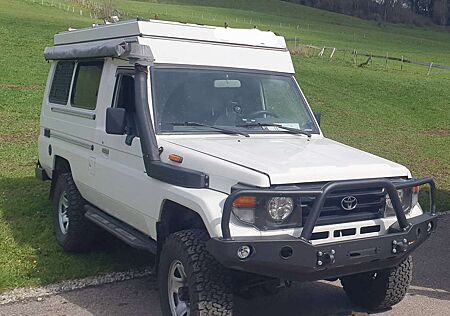 Toyota Land Cruiser 78 HZJ