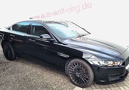Jaguar XE 20t Pure mit 19 Zoll Carmani