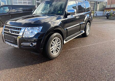 Mitsubishi Pajero 3.2 DI-D Automatik Diamant Edition