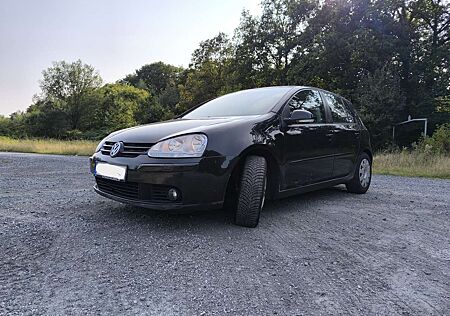 VW Golf Volkswagen V5-Türer 1.6FSIComfortline