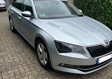 Skoda Superb Style 2.0 TDI Standheizung