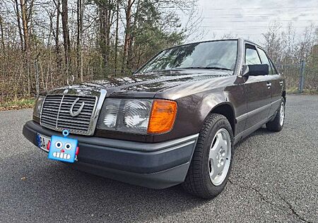Mercedes-Benz E 250 250 D, 1.Hd., unfallfrei, ungeschweißt, H-Zul.