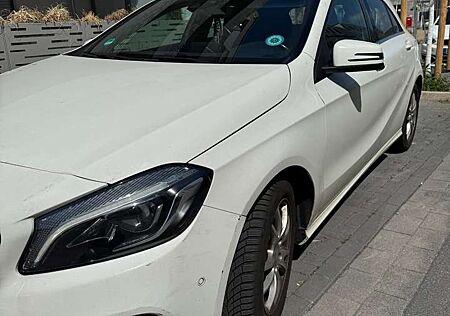 Mercedes-Benz A 180 (BlueEFFICIENCY) 7G-DCT