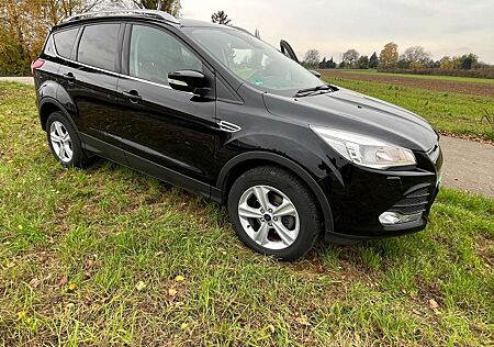 Ford Kuga 1.5 EcoBoost 2x4 Titanium