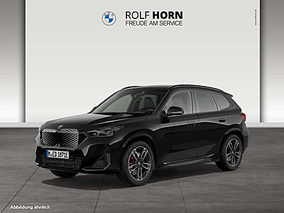BMW iX1 eDrive20 M Sport M Pro HUD AHK Pano har/kar 360 SH