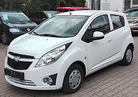 Chevrolet Spark LS Neuer Tüv