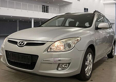 Hyundai i30 CW 1.6 115PS 1. Hand Klima, TÜV NEU!