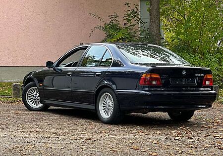 BMW 525i 525