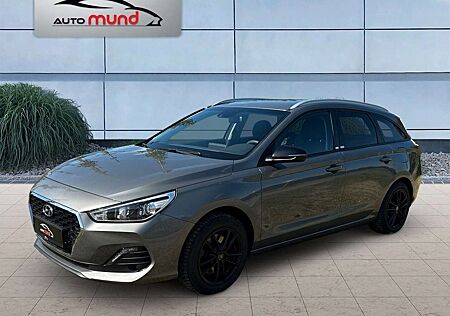 Hyundai i30 1.4 cw YES!*Navi*Klimaautomatik*Garantie*