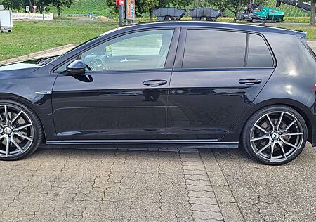VW Golf Volkswagen VII 5-Türer R 4Motion