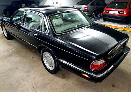 Jaguar Daimler - 4.0 V8 lang 2002